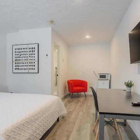 Motel Champlain Brossard Buitenkant foto