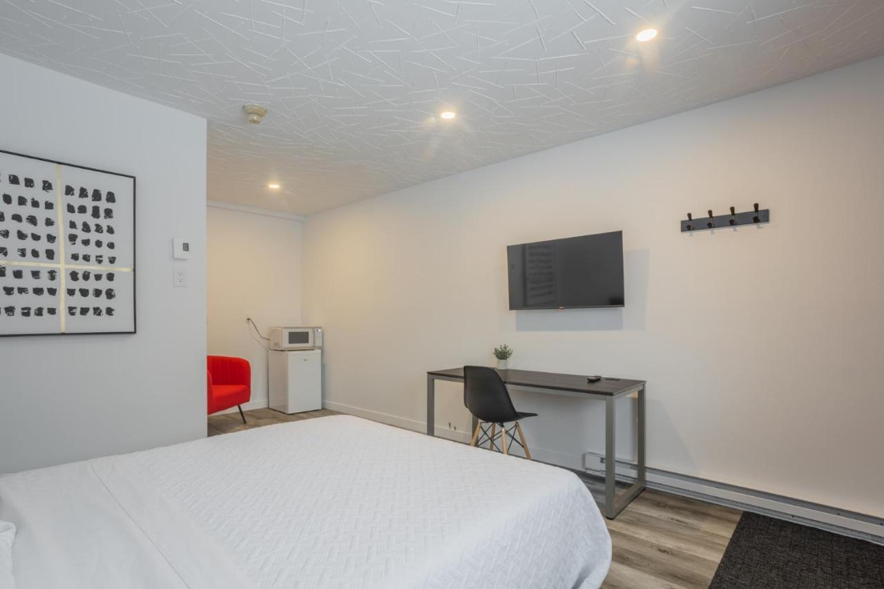 Motel Champlain Brossard Buitenkant foto