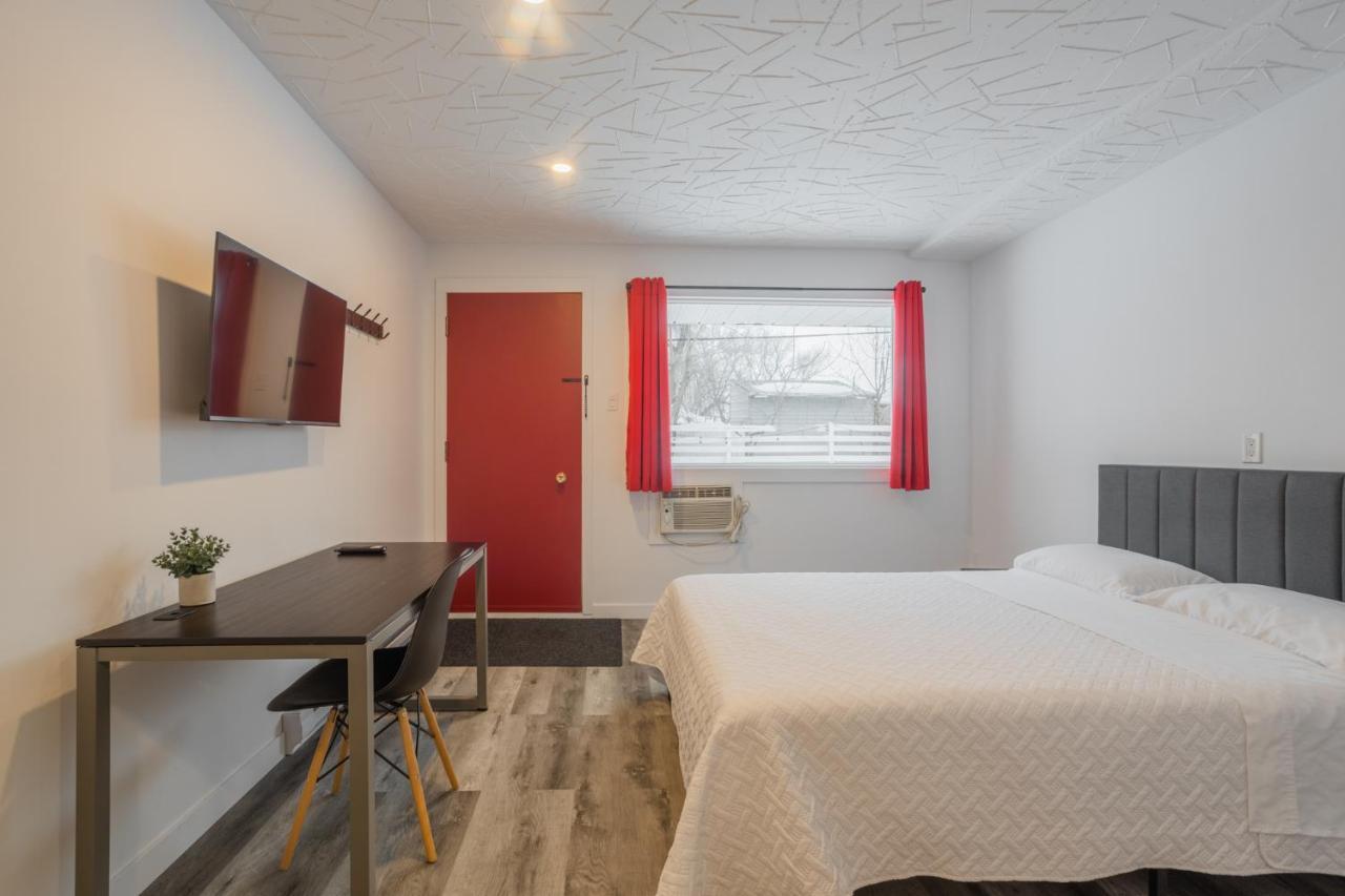 Motel Champlain Brossard Buitenkant foto