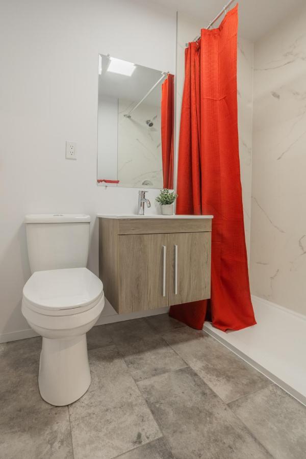 Motel Champlain Brossard Buitenkant foto